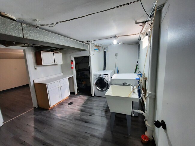 Building Photo - 3Br/2Bath House in Evanston $3,600/m