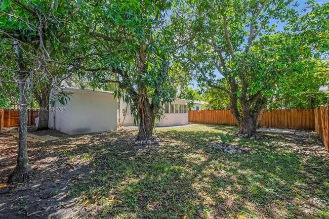 Building Photo - 6437 SW 14th St