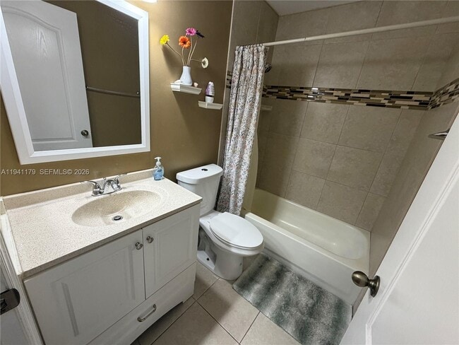 Building Photo - 810 NE 212th Terrace