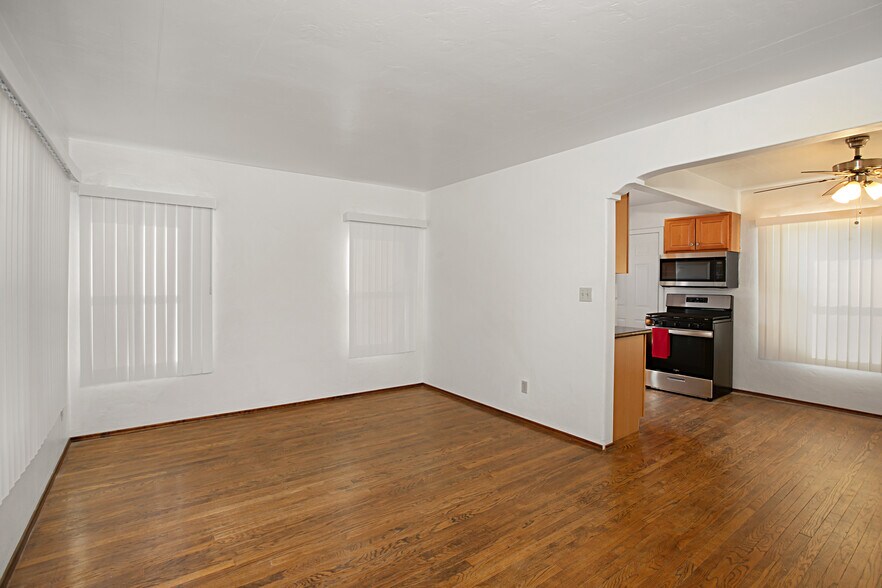 Building Photo - 3004 Fairmount Ave