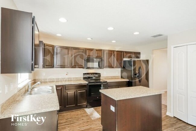 Building Photo - 10226 Magnolia Hills Dr