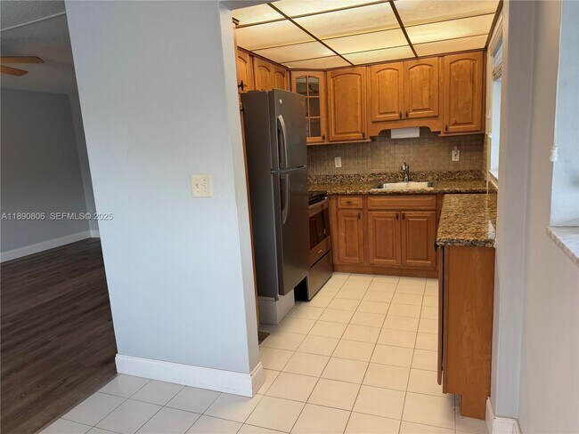 Building Photo - 2020 NE 51st Ct