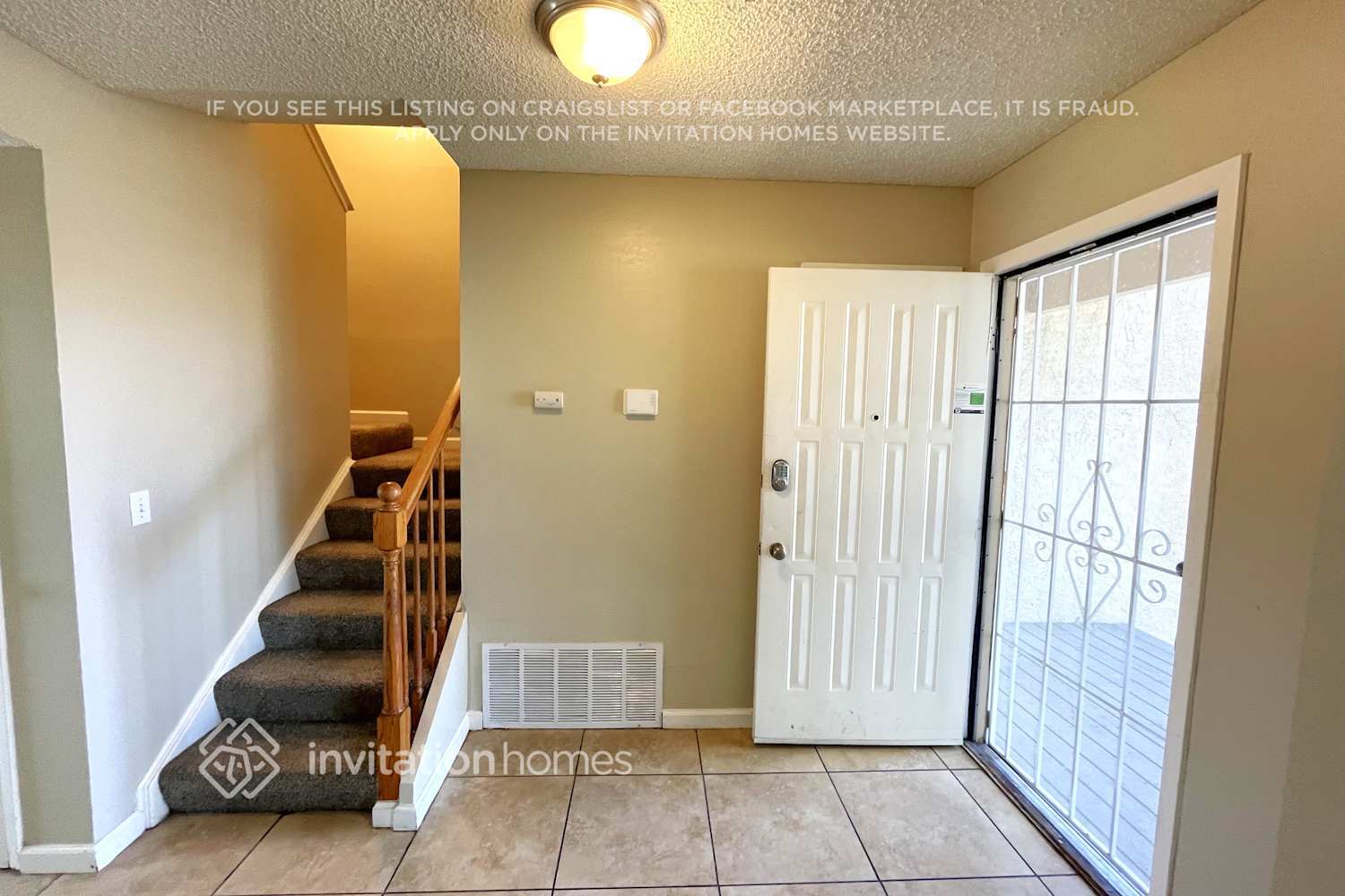 Building Photo - 560 E Wigeon Way