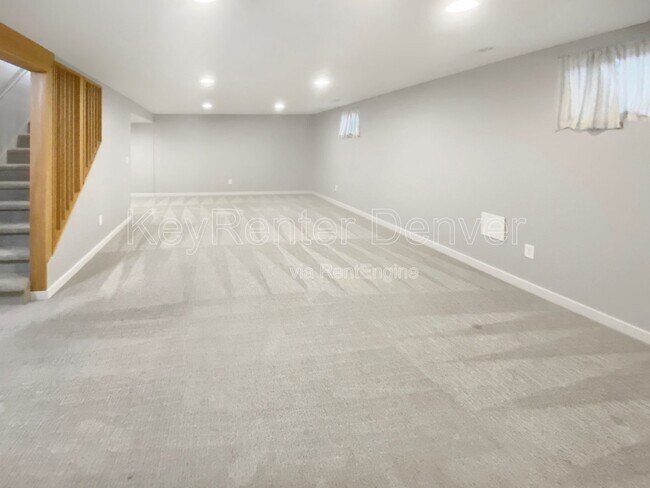 Building Photo - 6319 Iris Way