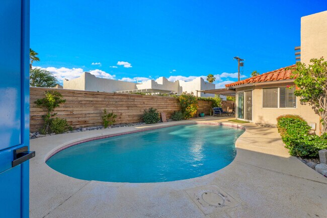 Building Photo - 52420 Avenida Juarez