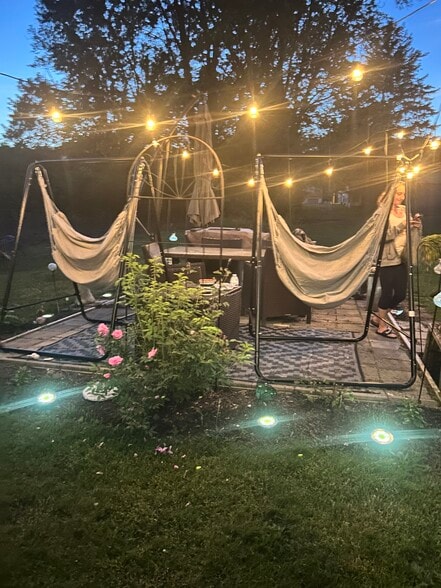 Building Photo - 633 Carmalt St