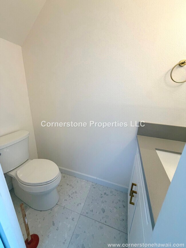 Building Photo - 98-1453-1453 Kaahumanu St
