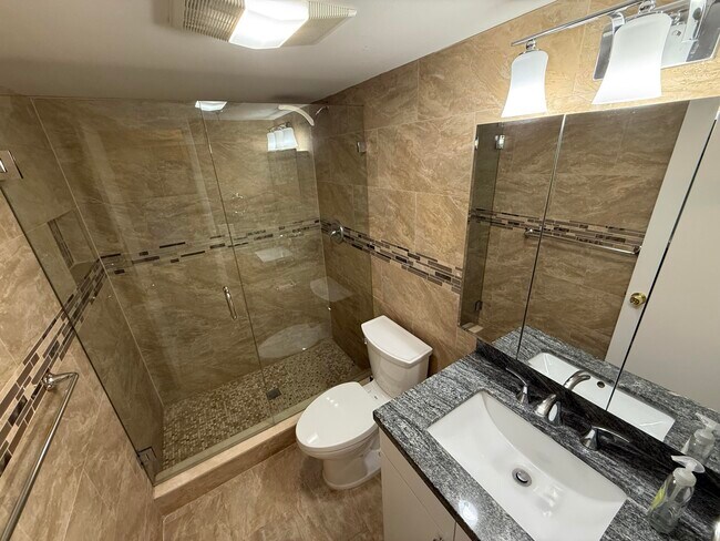 Building Photo - 2788 Tennis Club Dr