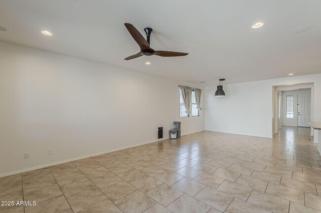 Building Photo - 2008 E Stacey Rd