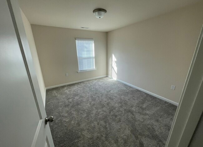 Building Photo - 228 Ribbon Rail St