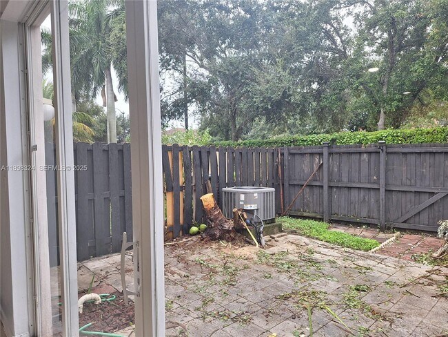 Building Photo - 2318 NE 42nd Cir