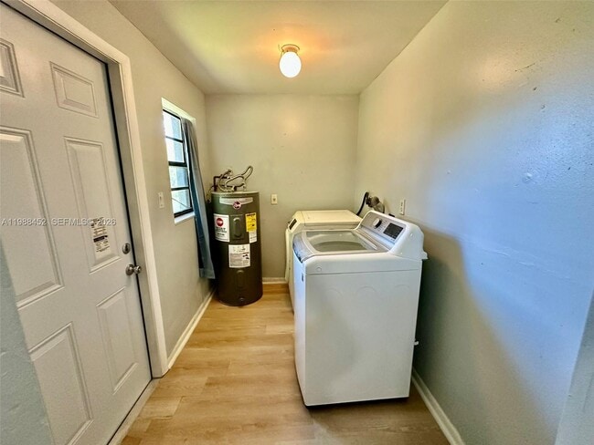 Building Photo - 15920 Bunche Park School Dr