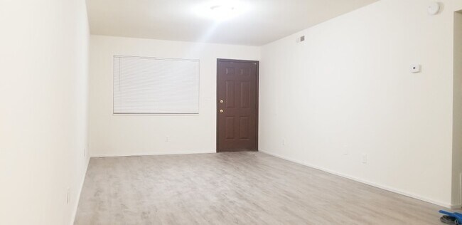 Building Photo - 459 E 2700 S