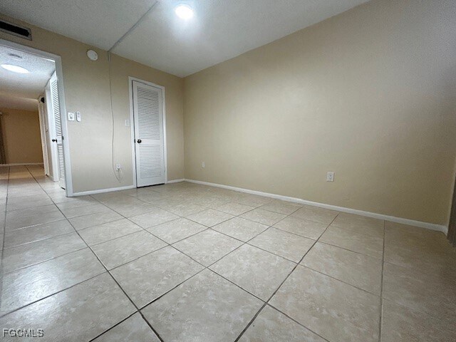 Building Photo - 4906 Victoria Dr