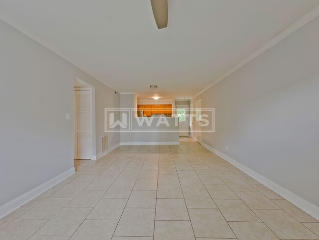 Building Photo - 2-Bedroom Condo - Foxcroft Condos in Homewood.