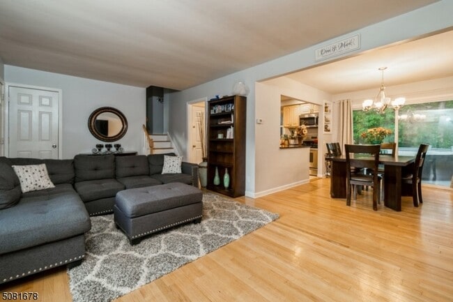 Building Photo - 42 Warren St