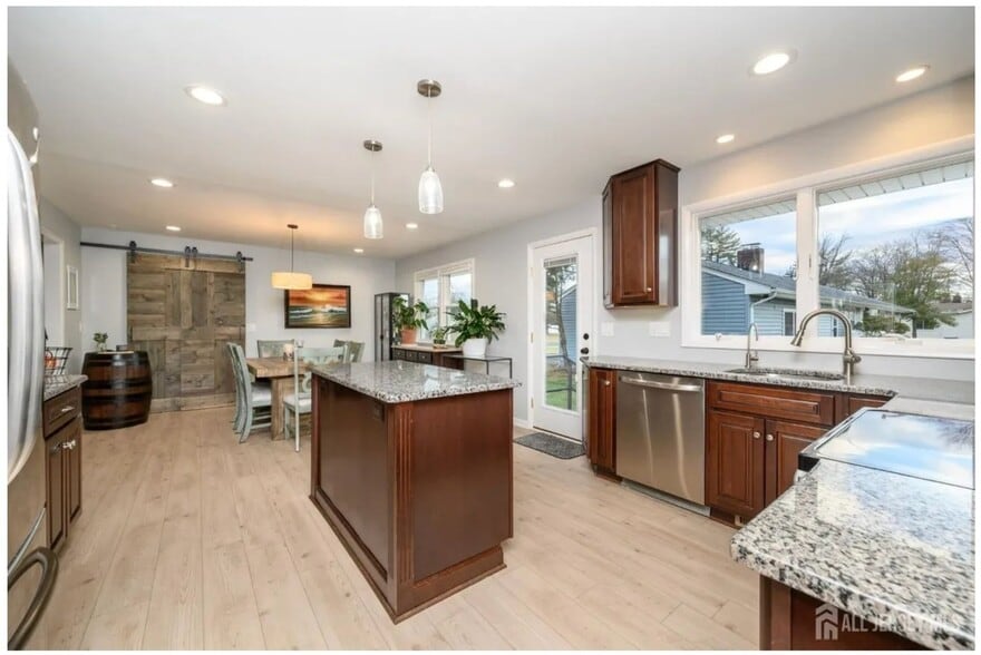 Building Photo - 12 Davison Rd