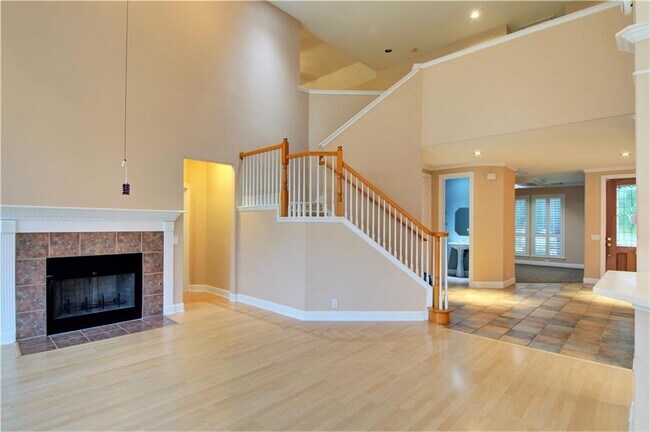 Building Photo - 8217 Endeavor Cir