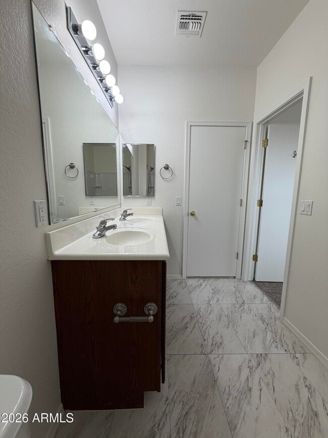 Building Photo - 7464 S 31st Pl