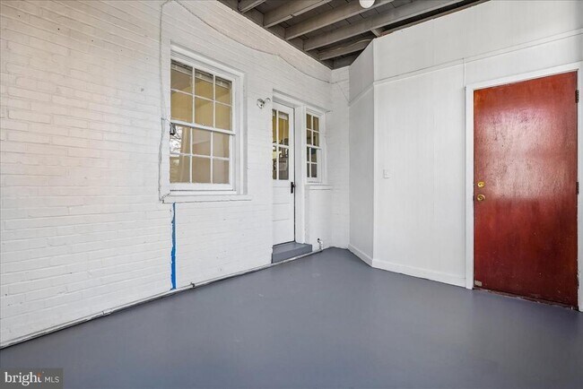 Building Photo - 3944 7th St NE