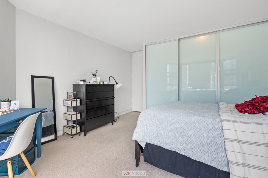 bedroom - 535 N Michigan Ave