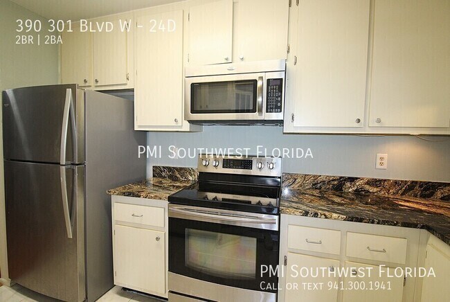 Building Photo - 390-301 301 Blvd W