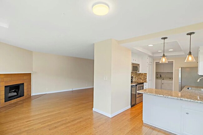 Building Photo - 775 Chestnut St