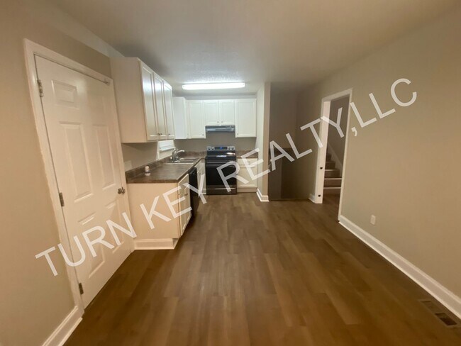 Building Photo - 1608 Azalea Dr