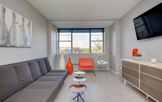 Building Photo - 1620 E Broad St