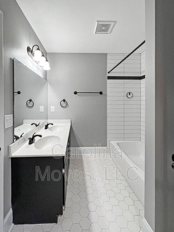 Building Photo - 419 Sparrow Hawk Ct
