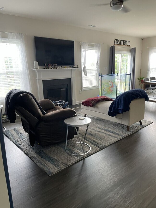 Building Photo - 2913 Seven Kings Ct