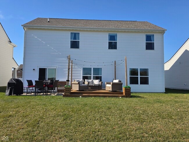 Building Photo - 1461 Bigleaf Dr