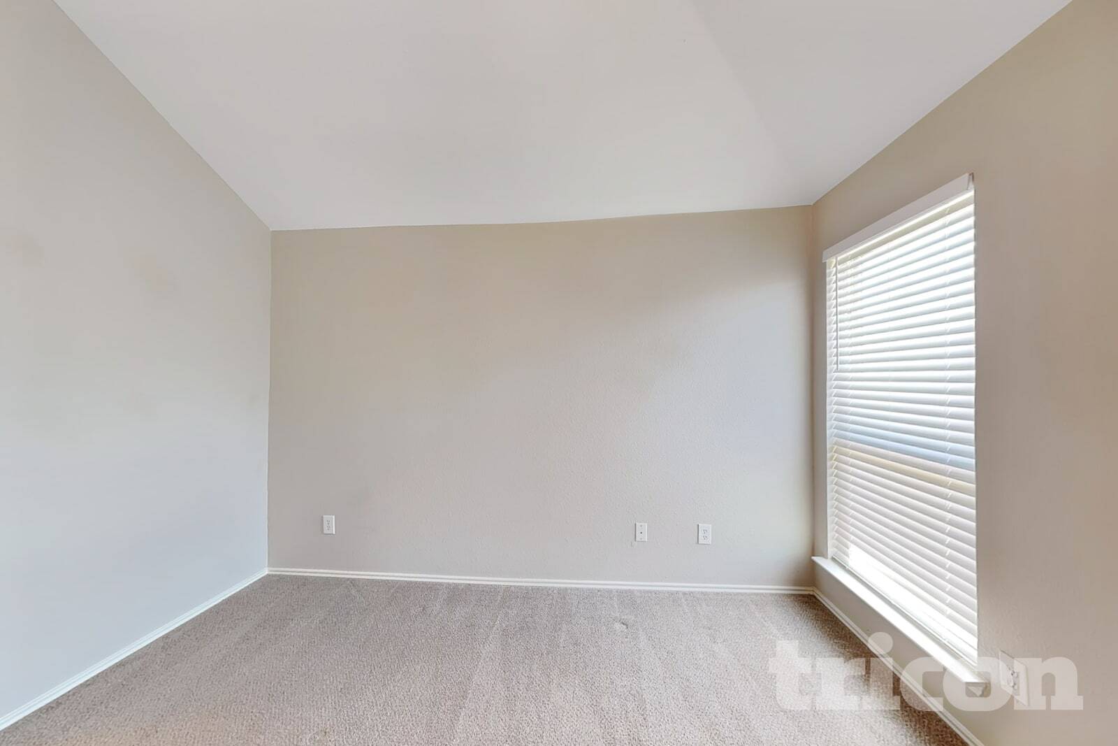 Building Photo - 4200 Agate Dr