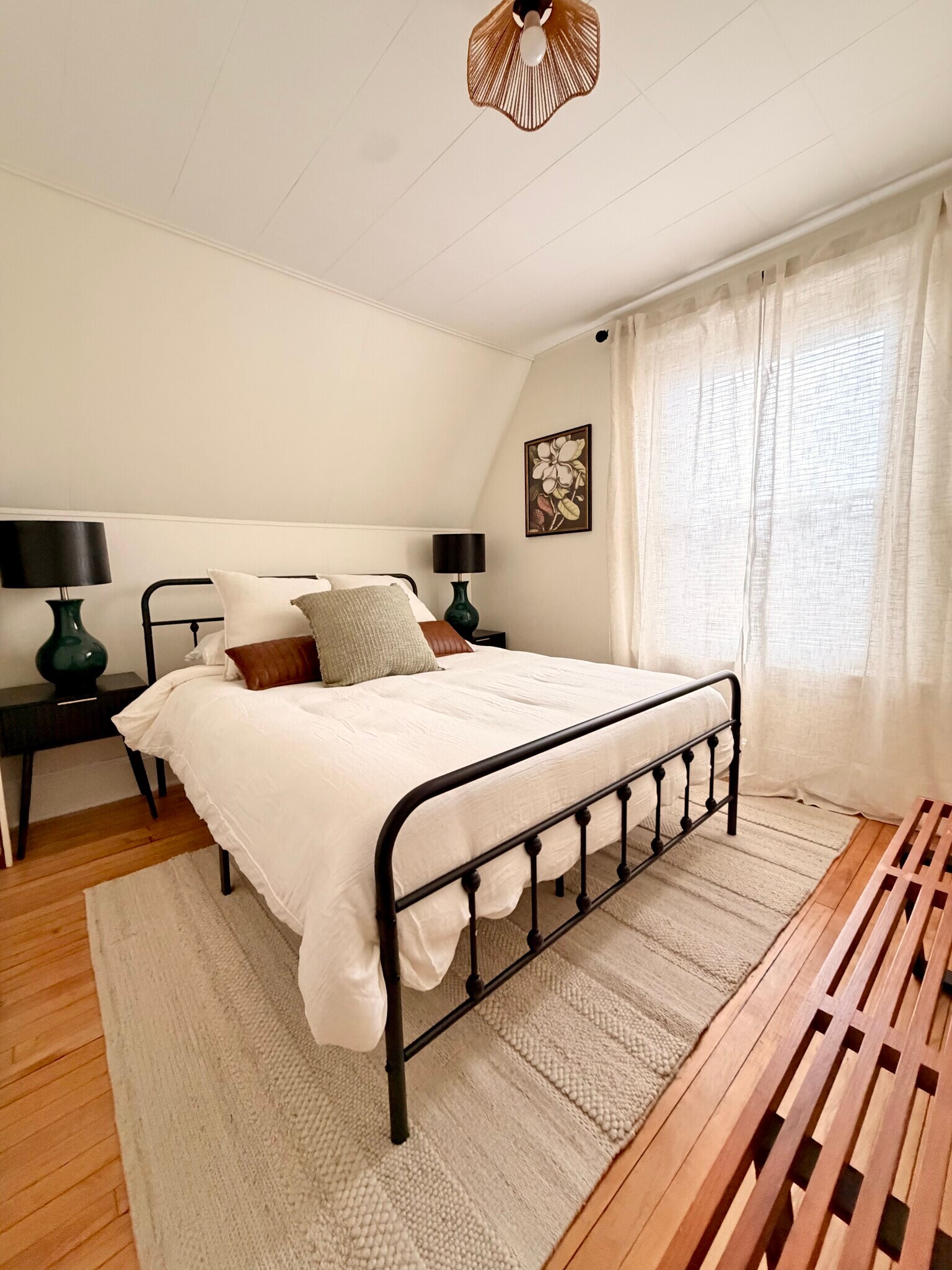 Building Photo - 175 W Hazeltine Ave