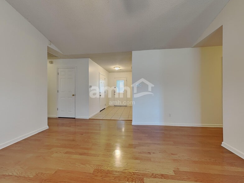 Building Photo - 2322 Sir Edward Ln
