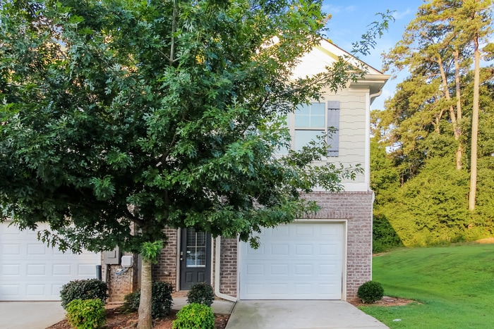 Building Photo - 3279 Pennington Dr