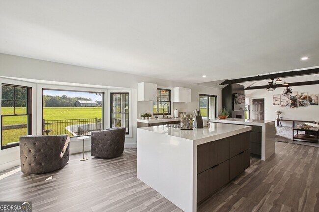 Building Photo - 120 Red Fox Run