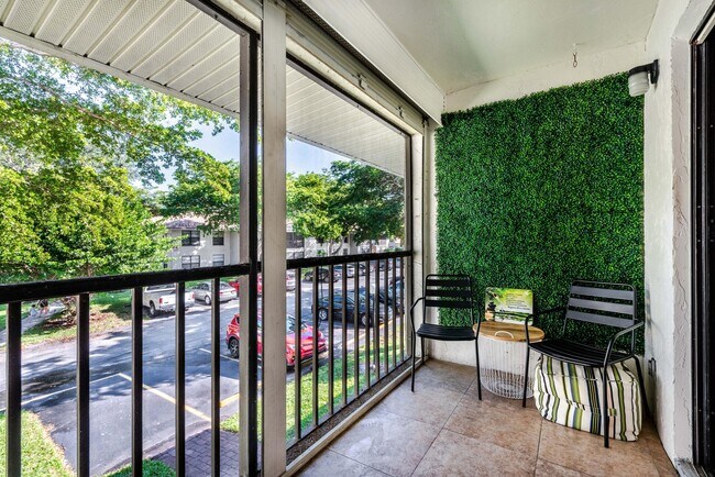 Building Photo - 9930 Pineapple Tree Dr
