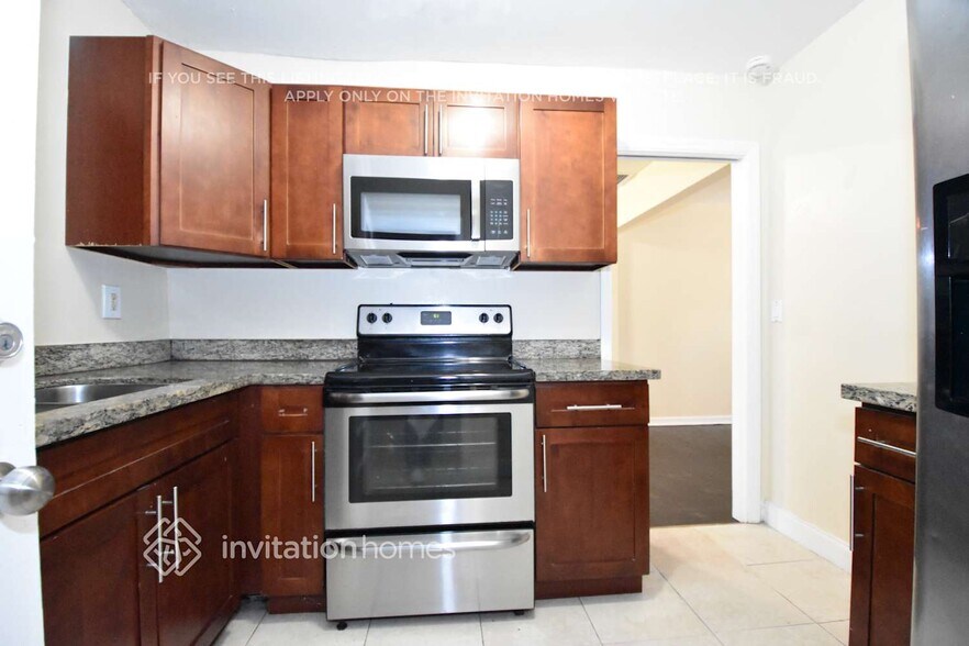 Building Photo - 245 NW 124th St