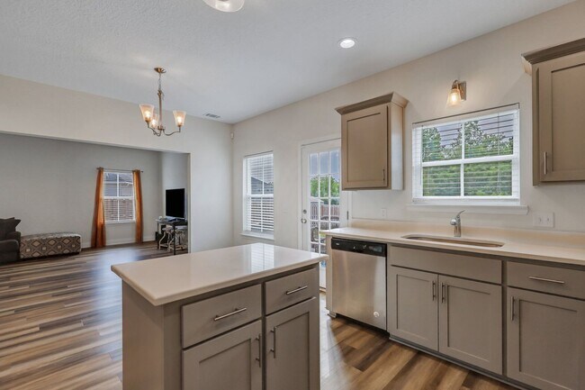 Building Photo - COMING JUNE 2026! (Pet Friendly)