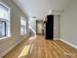 Building Photo - 2 bedroom in CHICAGO IL 60625