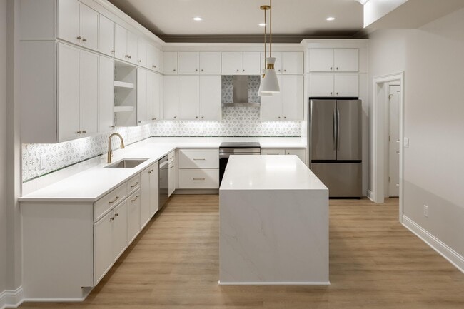 Building Photo - 265 Trunk St NE