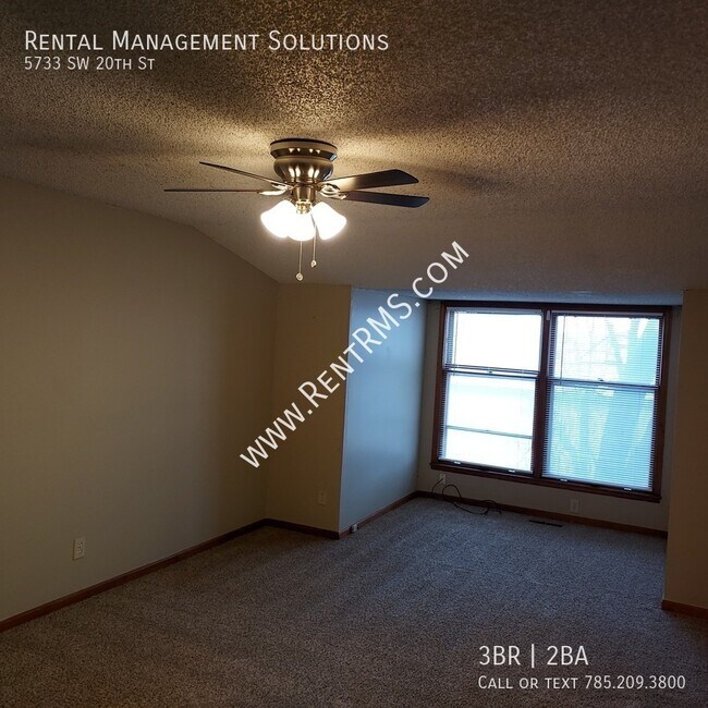 Building Photo - 5733 SW 20th St