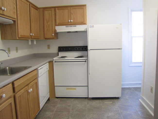 kitchen - 619 W Highland Aly