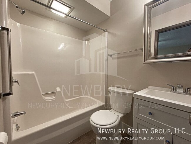 Building Photo - 16 Clearview Meadows