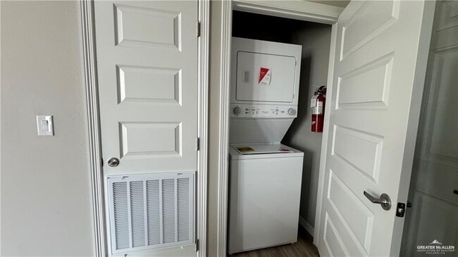 Building Photo - 11 La Vista Ave