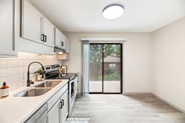 Building Photo - 4809 Cannon Ridge Dr