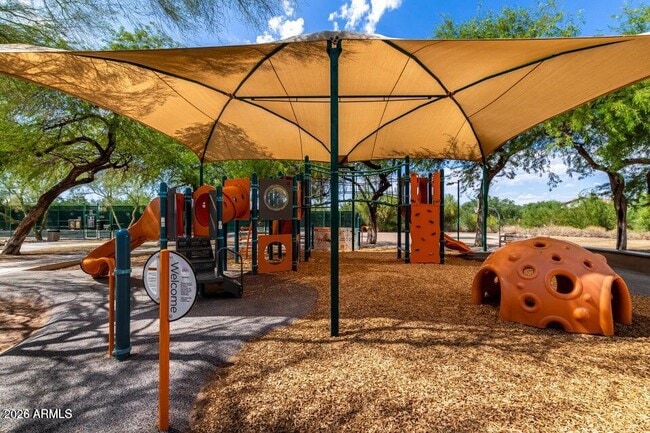 Building Photo - 11312 E Greenway Rd