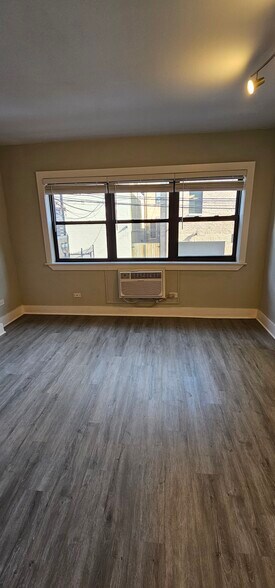 Building Photo - 1437 N Dearborn St