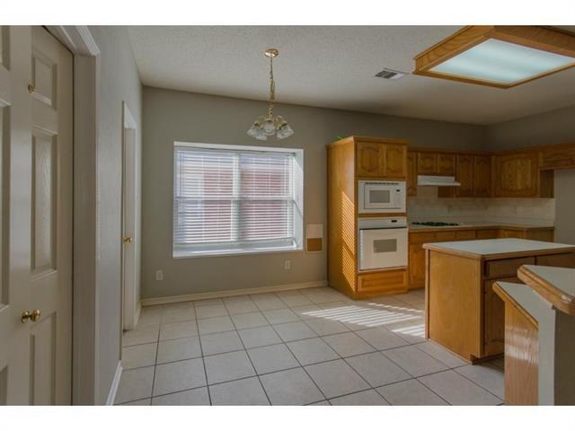 Building Photo - 1532 Tanglewood Dr